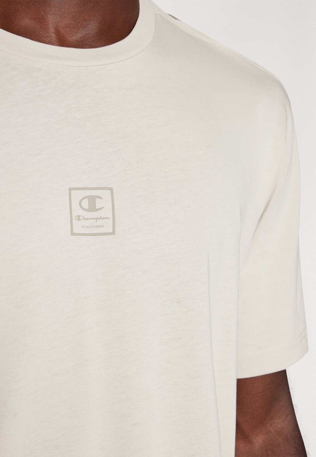 

Футболка с принтом CREWNECK SMALL LOGO Champion, бежевый