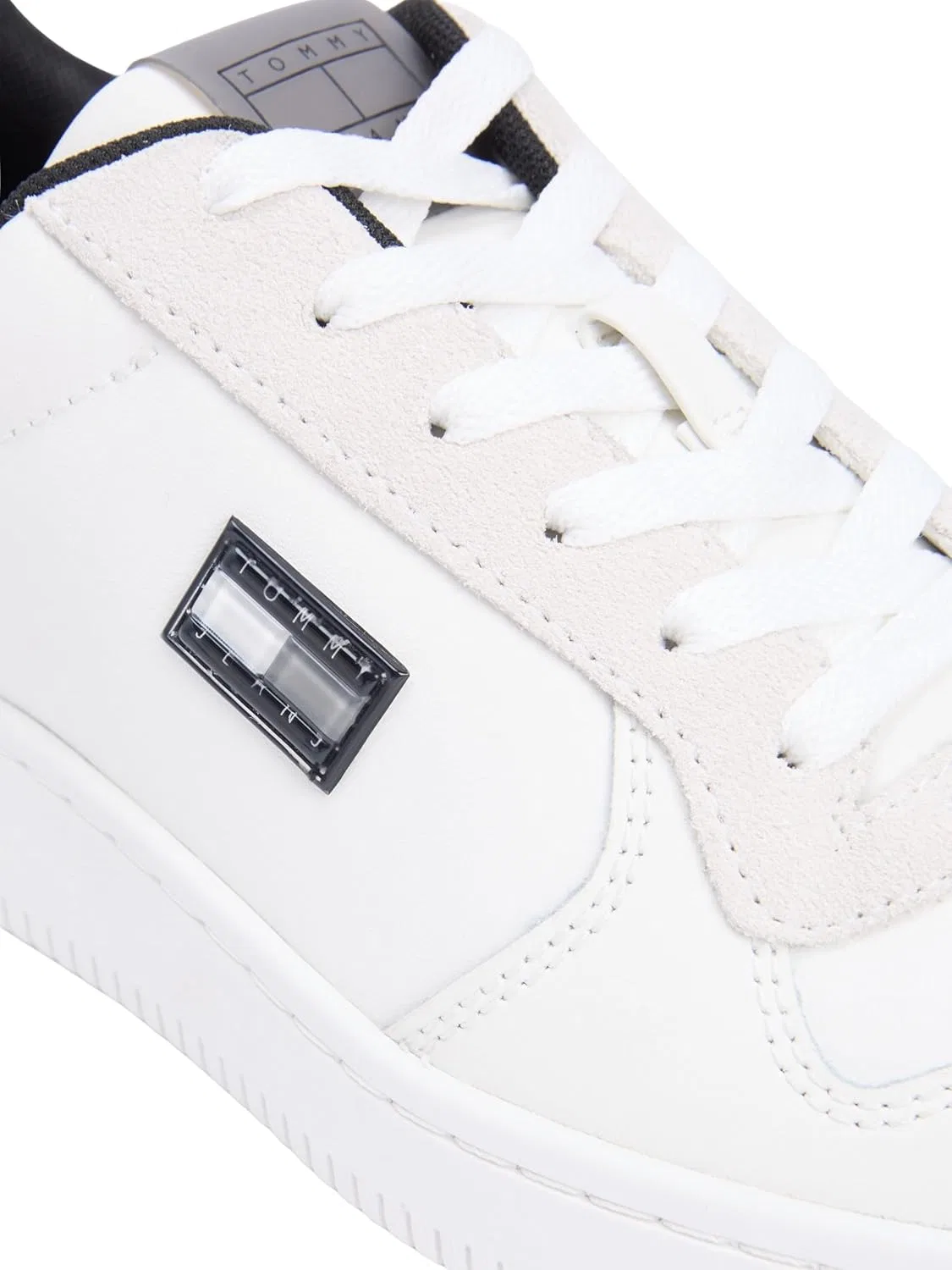 Мужские низкие кроссовки Tommy Jeans TJM Retro Basket Em0em01681, White Ecru Zinc Grey — фото 4