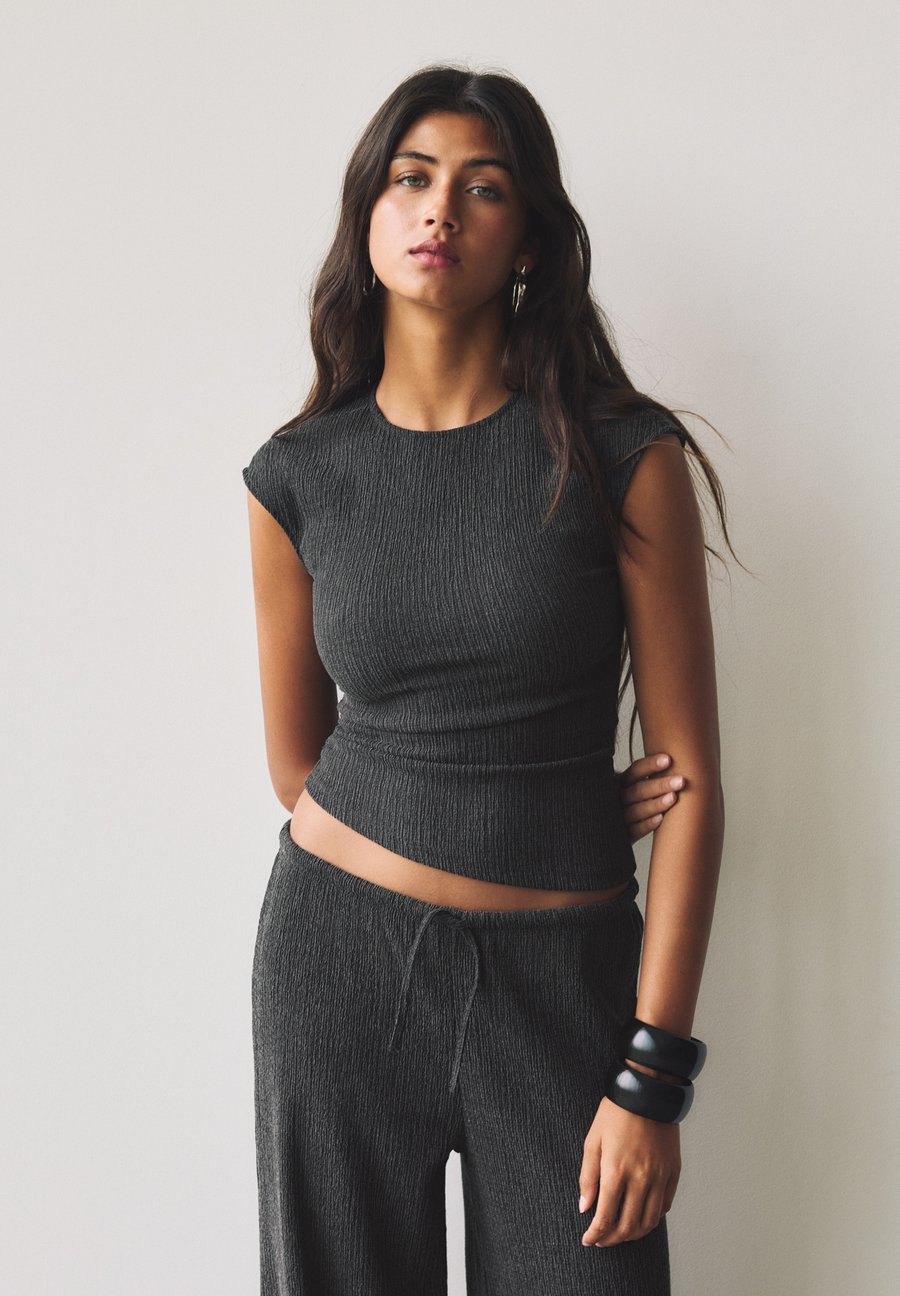 

Блуза PULL&BEAR Blouse, Dark Grey