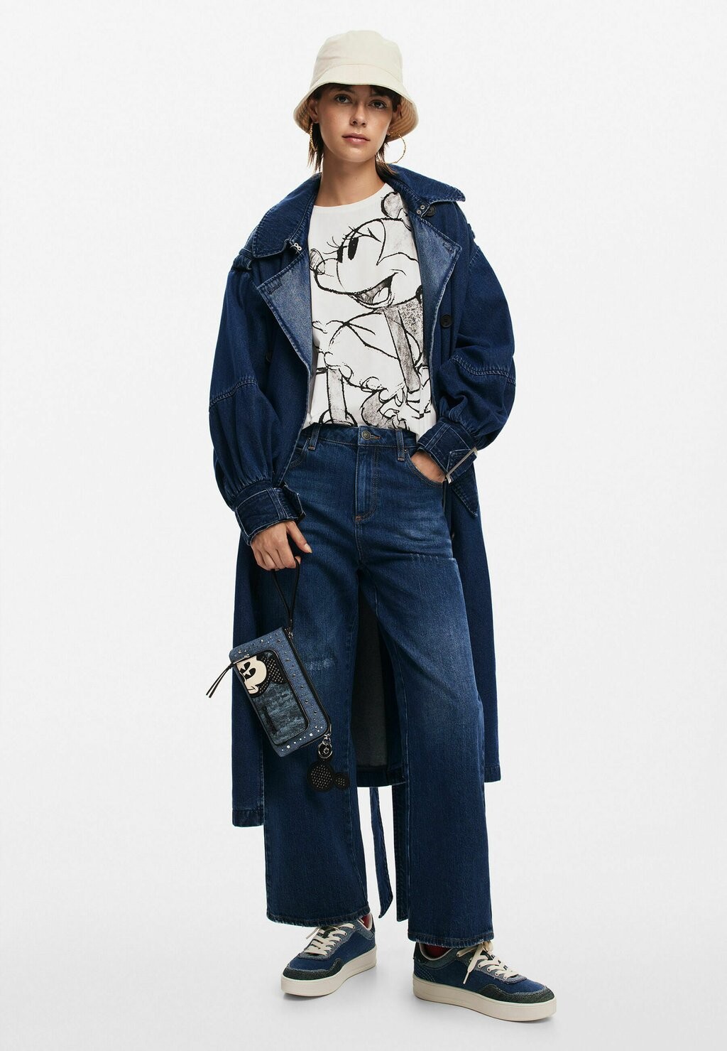 

Футболка с принтом MINNIE MOUSE Desigual, бежевый