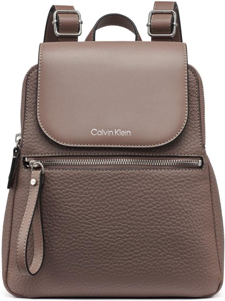 

Рюкзак-клапан Calvin Klein Elaine Bubble Lamb с ключевой деталью, Cocoa