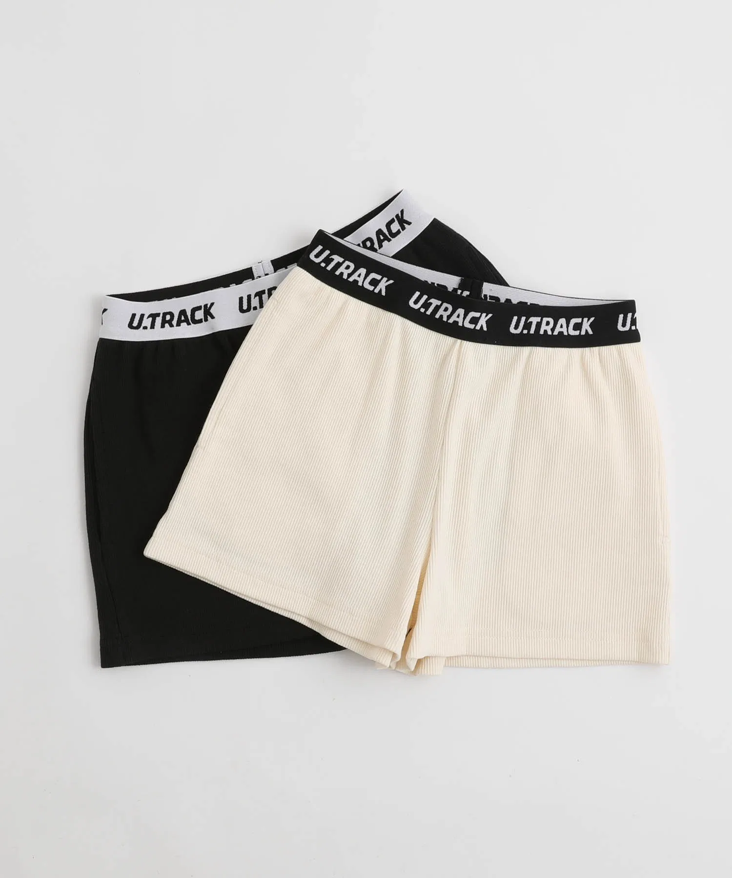 Детские шорты с логотипом URBAN CHERRY из хлопка цвета слоновой кости — фото 2