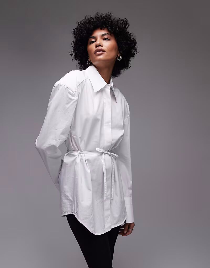 

Рубашка ASOS DESIGN с зауженной талией и подплечниками белого цвета