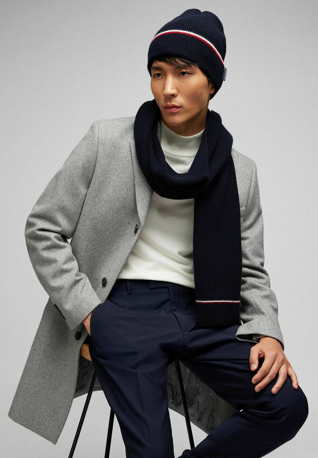 

Шапка Hechter Paris, темно-синий