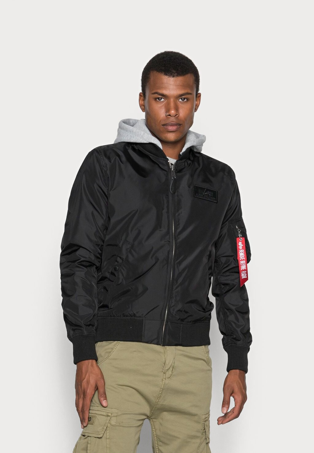 

Ветровка Alpha Industries MA-1 TT HOOD, черный