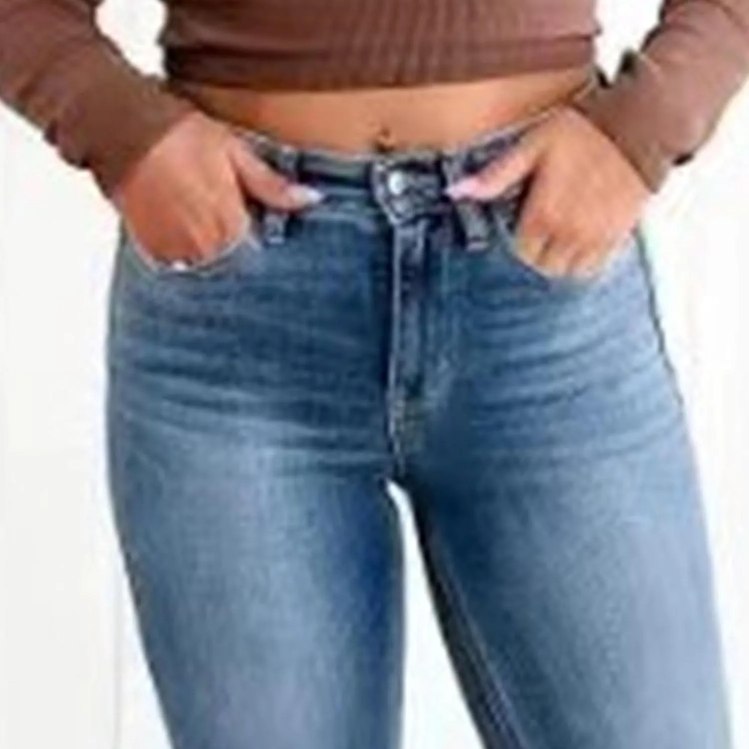 Модные расклешенные джинсы для женщин 2025 mid rise bootcut high stretch — фото 4