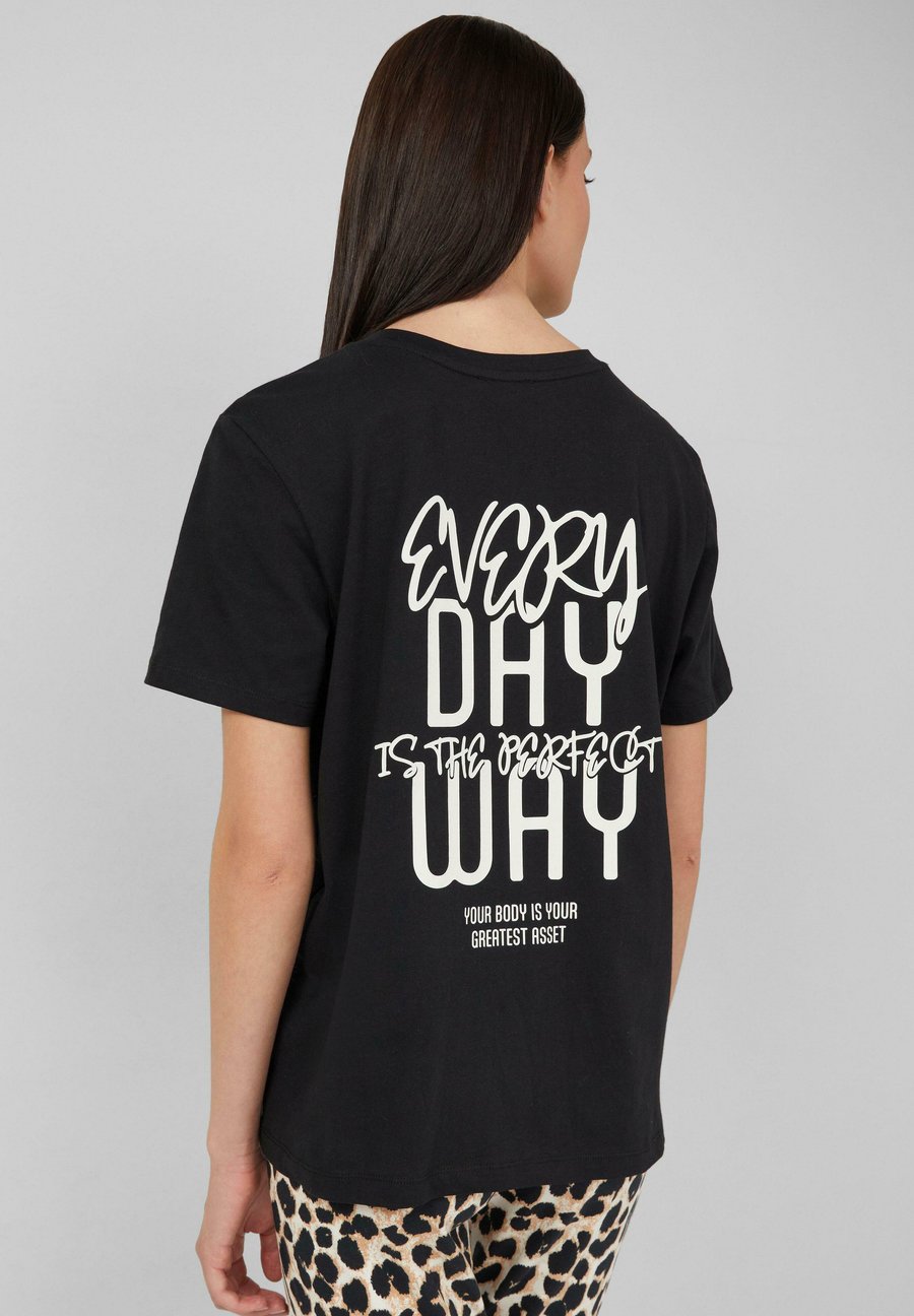 

Футболка s.Oliver MIT FRONT- UND RÜCKENPRINT, Schwarz/Black, Черный, Футболка s.Oliver MIT FRONT- UND RÜCKENPRINT, Schwarz/Black