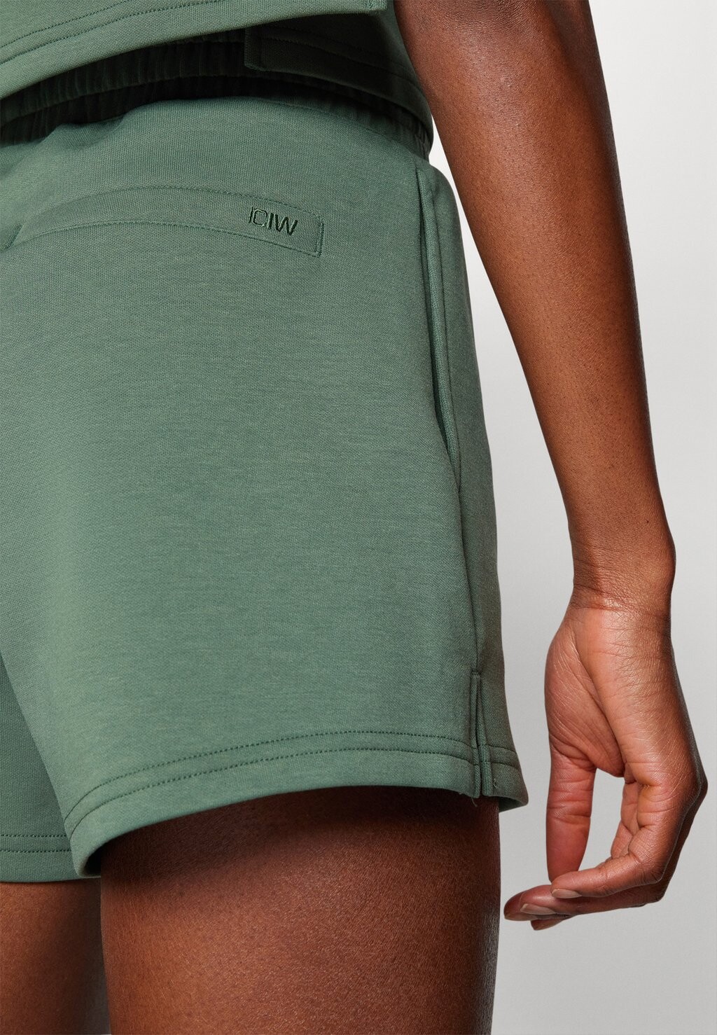

Спортивные шорты REVIVE HEAVY SHORTS ICANIWILL, темно-зеленый