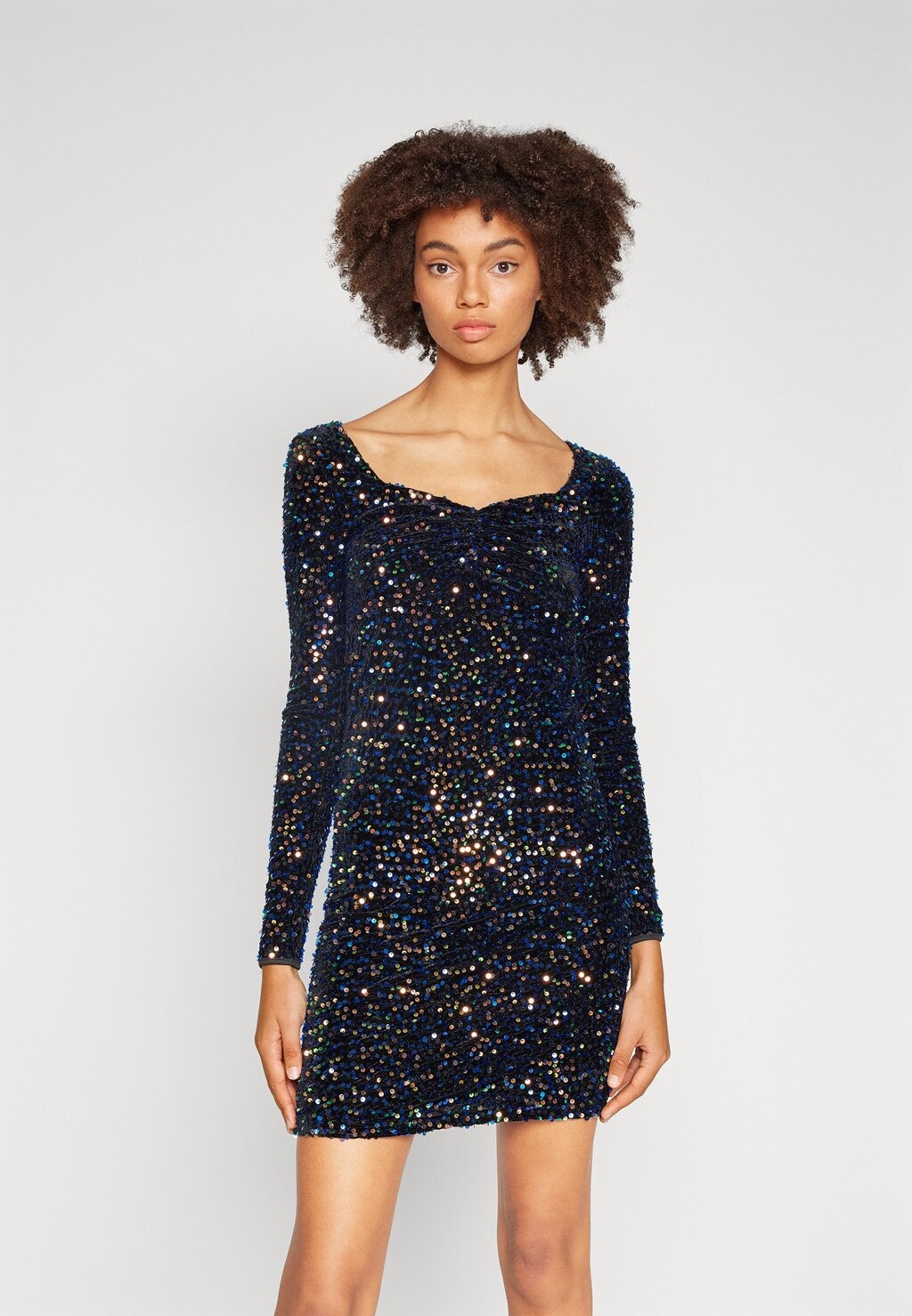 

Элегантное платье Vmziggy Short Sequin Dress Vero Moda, черный