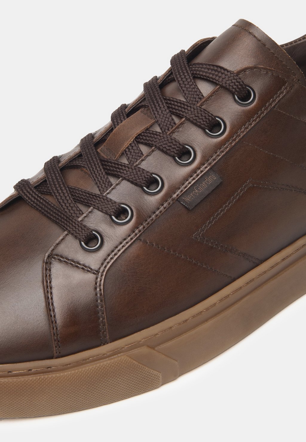 

Кроссовки NeroGiardini, коричневый