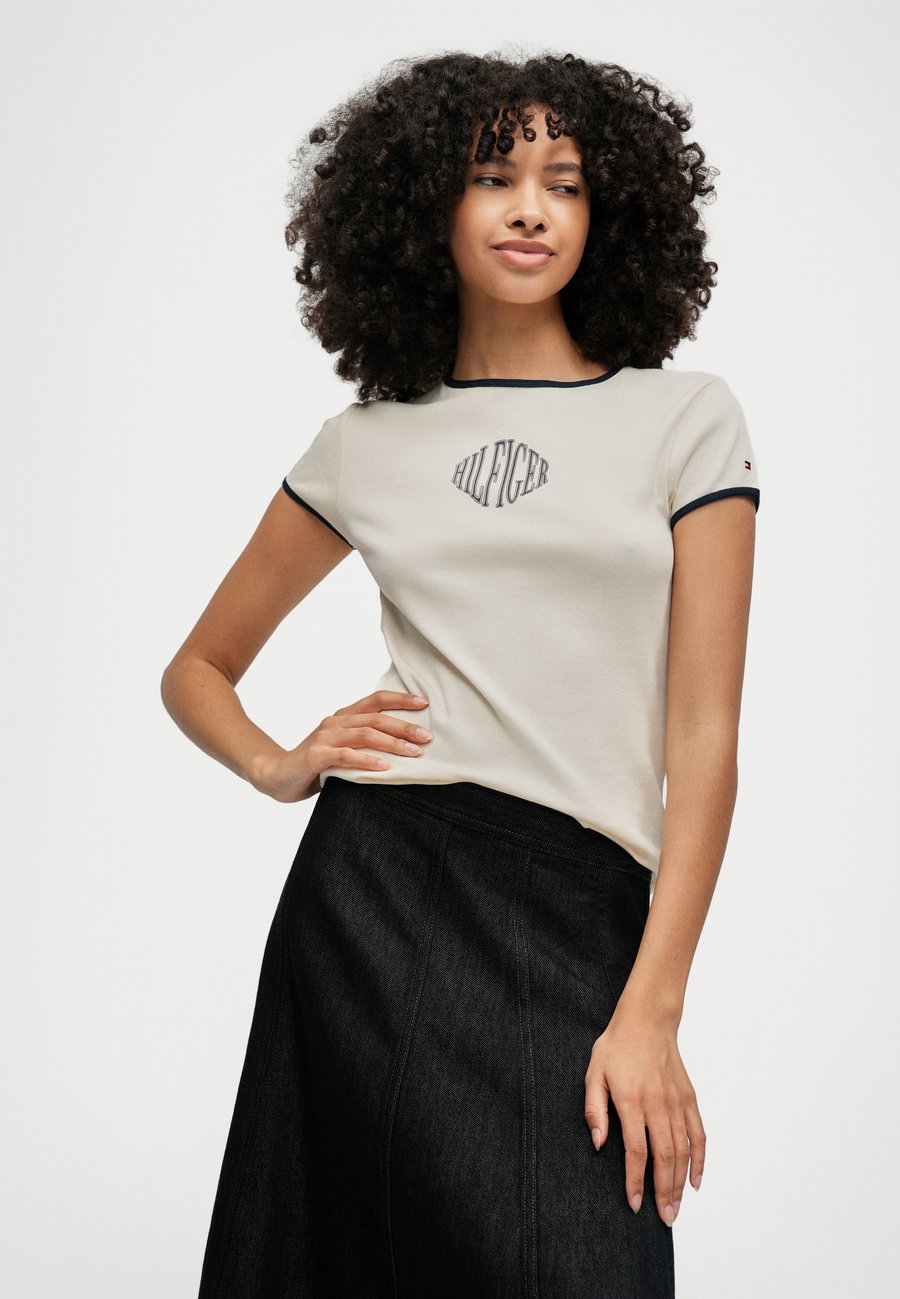 Футболка Tommy Hilfiger VARSITY SLIM RINGER TEE, Calico/Off-White — фото 4