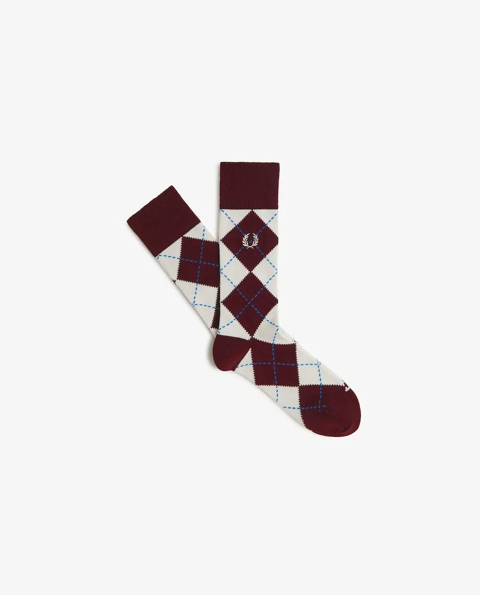 

Мужские высокие носки с ромбами Fred Perry, белый/бордовый