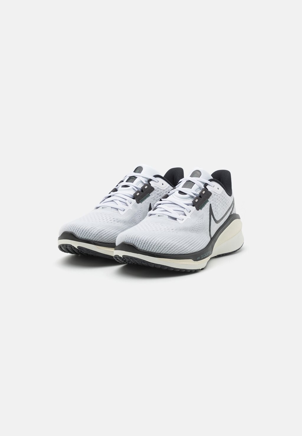 

Кроссовки VOMERO 17 Nike, белый