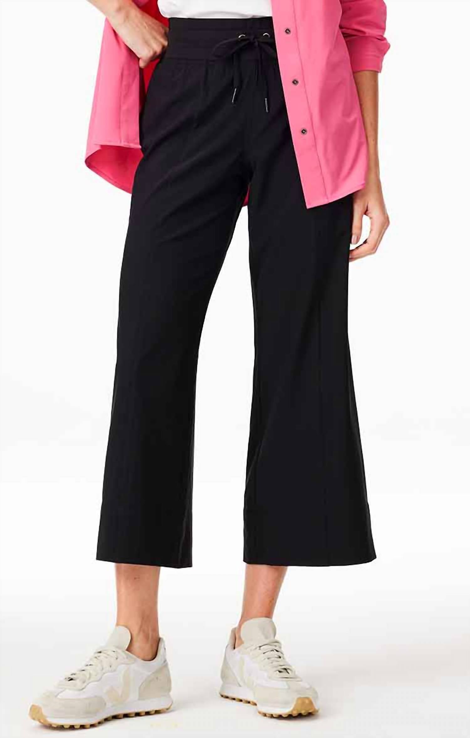 

Укороченные брюки Active Tech Stretch Wide Leg в цвете Black Onyx Nic + Zoe