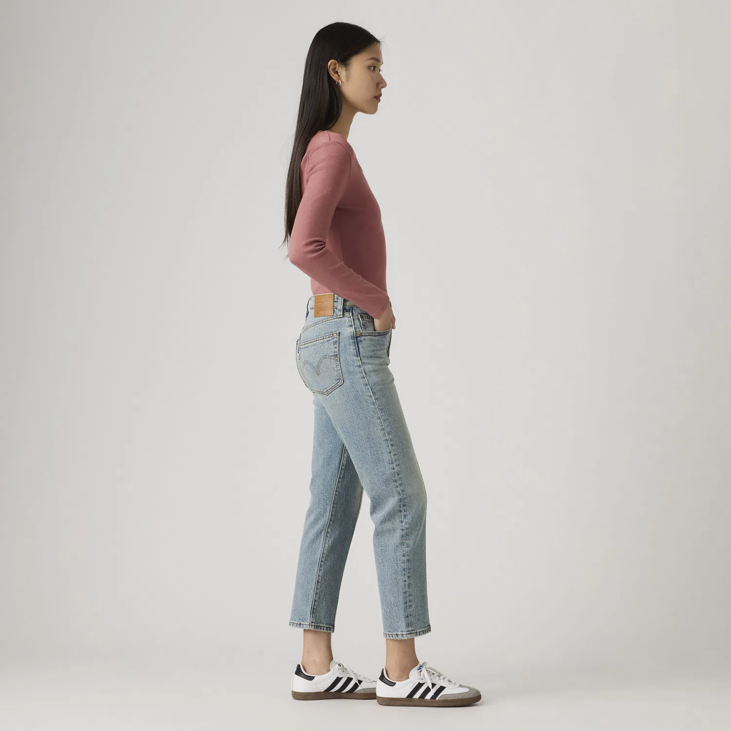Женские укороченные джинсы 501 Levi's, Medium Wash — фото 4