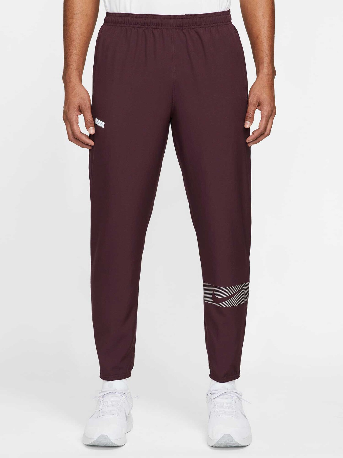 

Спортивные брюки Nike M NK DF FLSH CHLLGR WVN PNT, красный