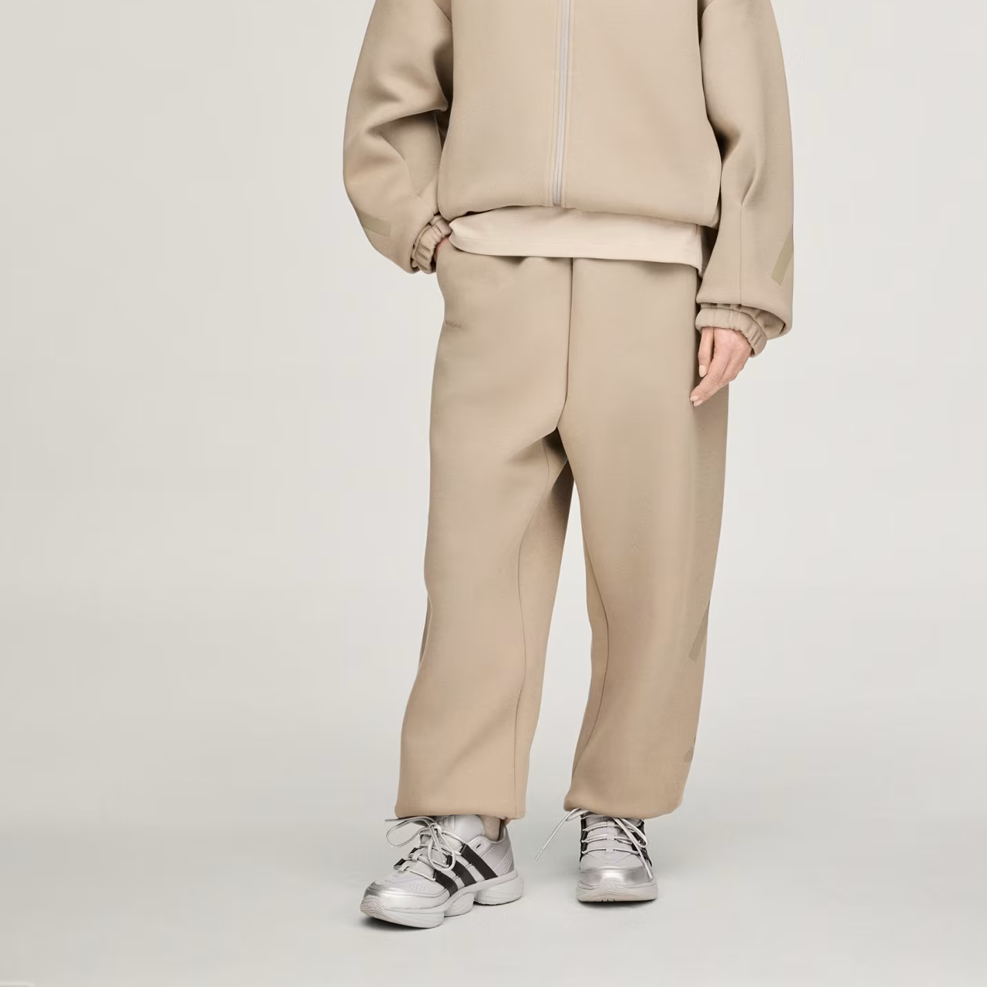 Брюки Casual ZNE от Entire Studios для мужчин Adidas, taupe — фото 3