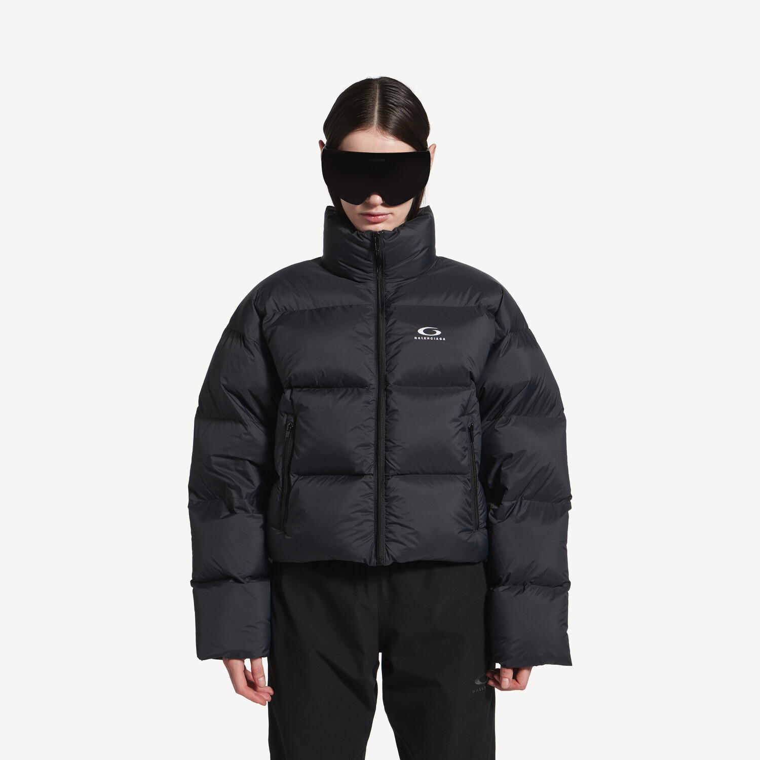Женская укороченная пуховая куртка черного цвета BALENCIAGA, черный — фото 4
