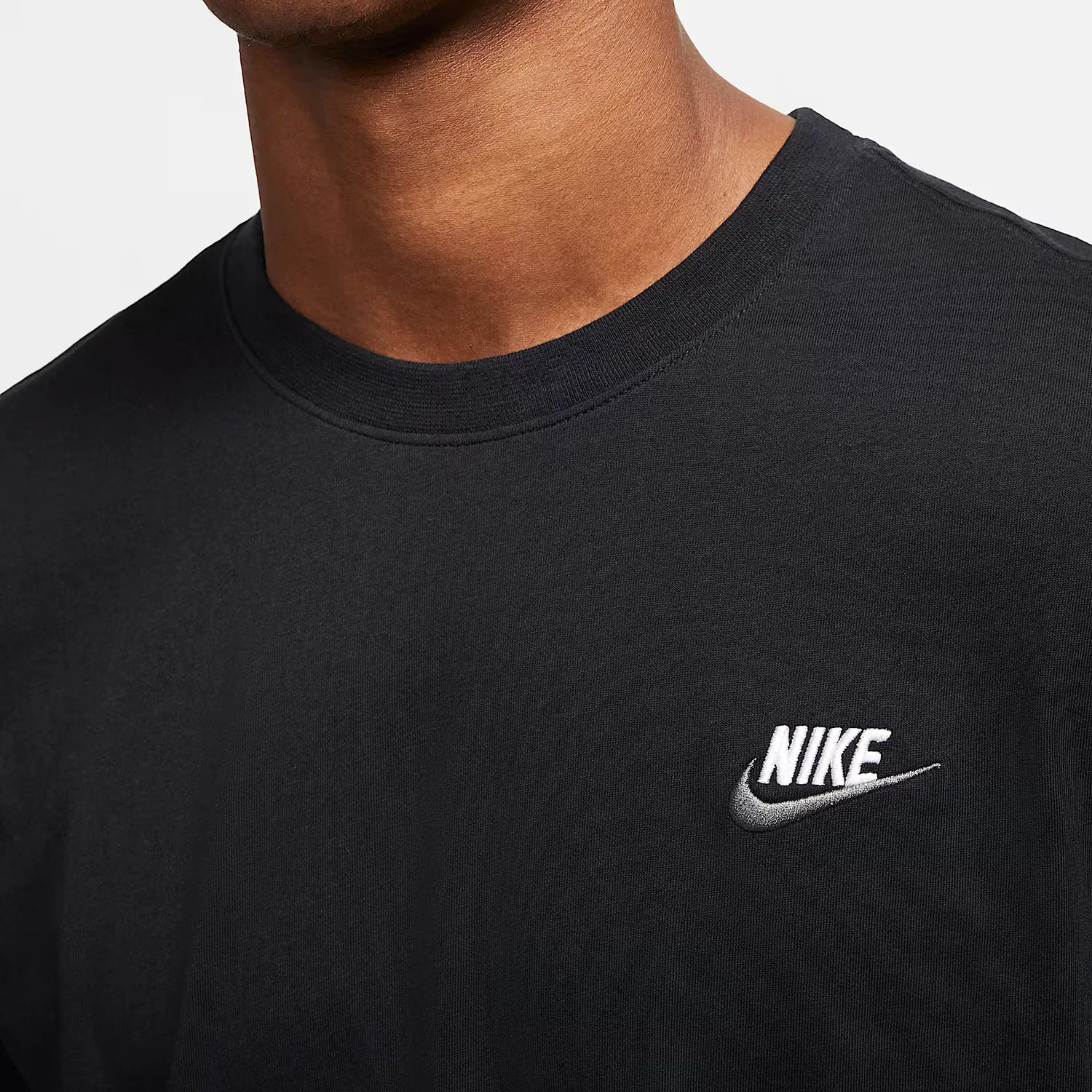 Футболка Sportswear Club мужская Nike, Black/White/Dark Gray — фото 4