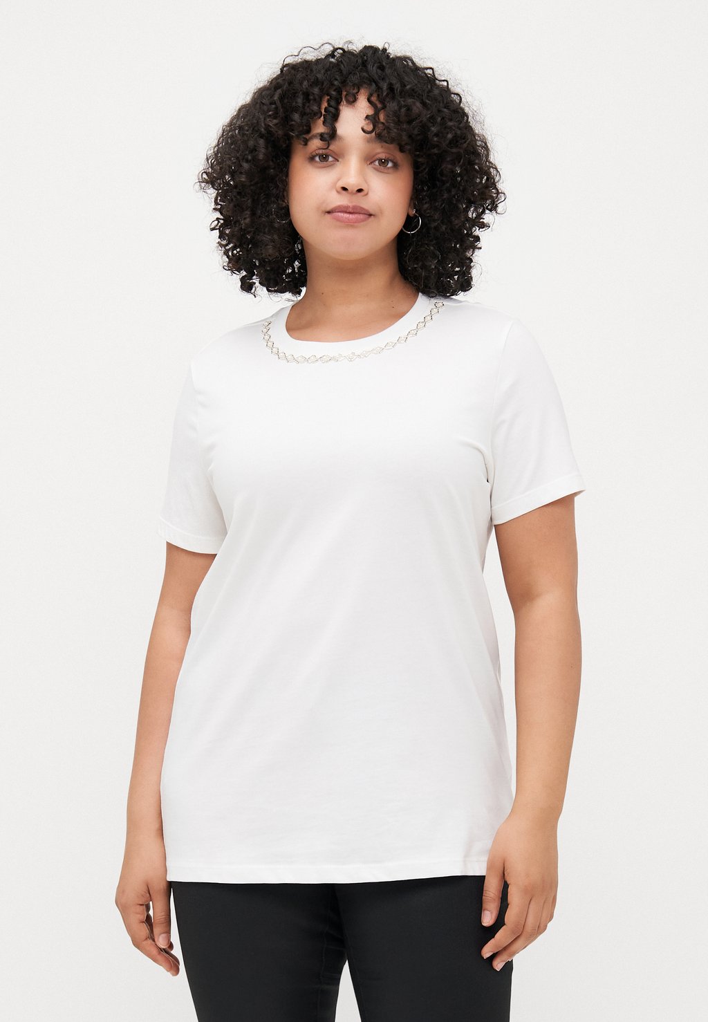 

Футболка с принтом CARJULIA LIFE O NECK TEE ONLY Carmakoma, кремовый