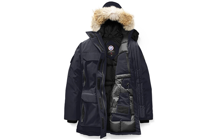 

Женский пуховик Canada Goose