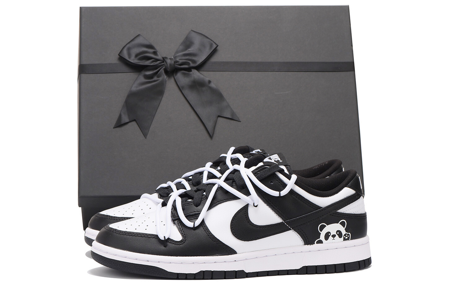 

Кроссовки Nike Dunk Skateboard Shoes Women's Low-Top White