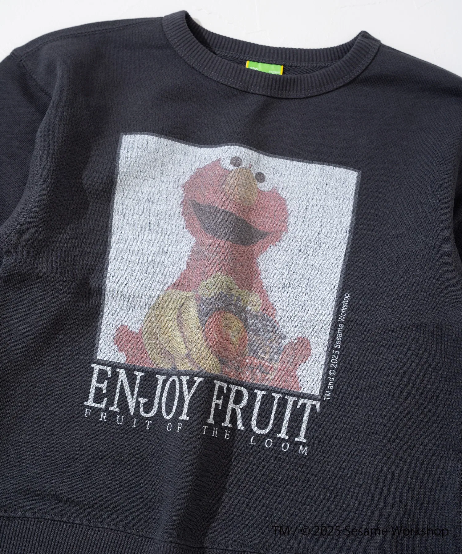 【FRUIT OF THE LOOM】Свитшот с длинными рукавами C / Детский / Улица Сезам / Принт, созданный в сотрудничестве с другими брендами / Фото Элмо — фото 4