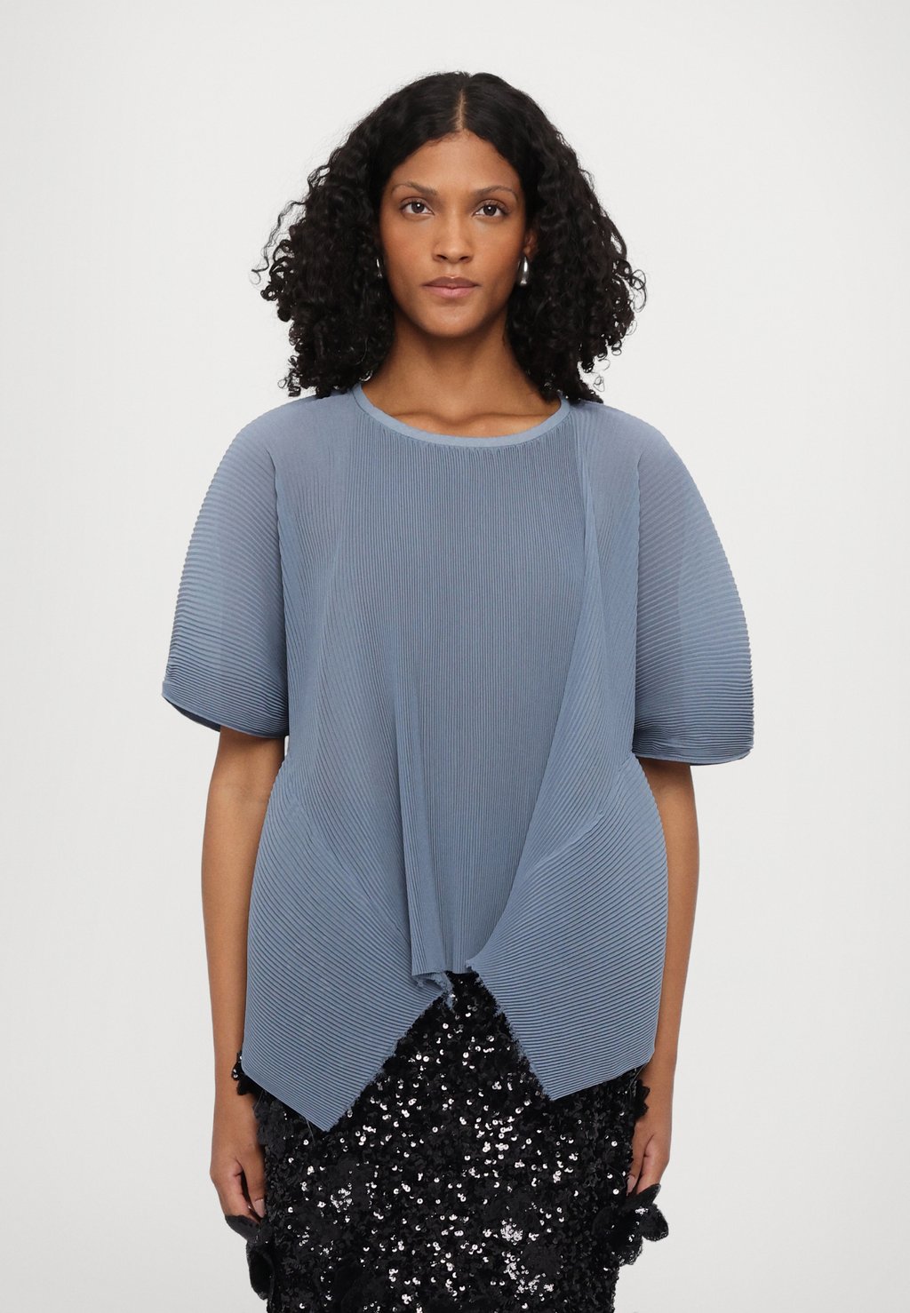 

Блуза THUMB PLISSE BLOUSE Henrik Vibskov, синий