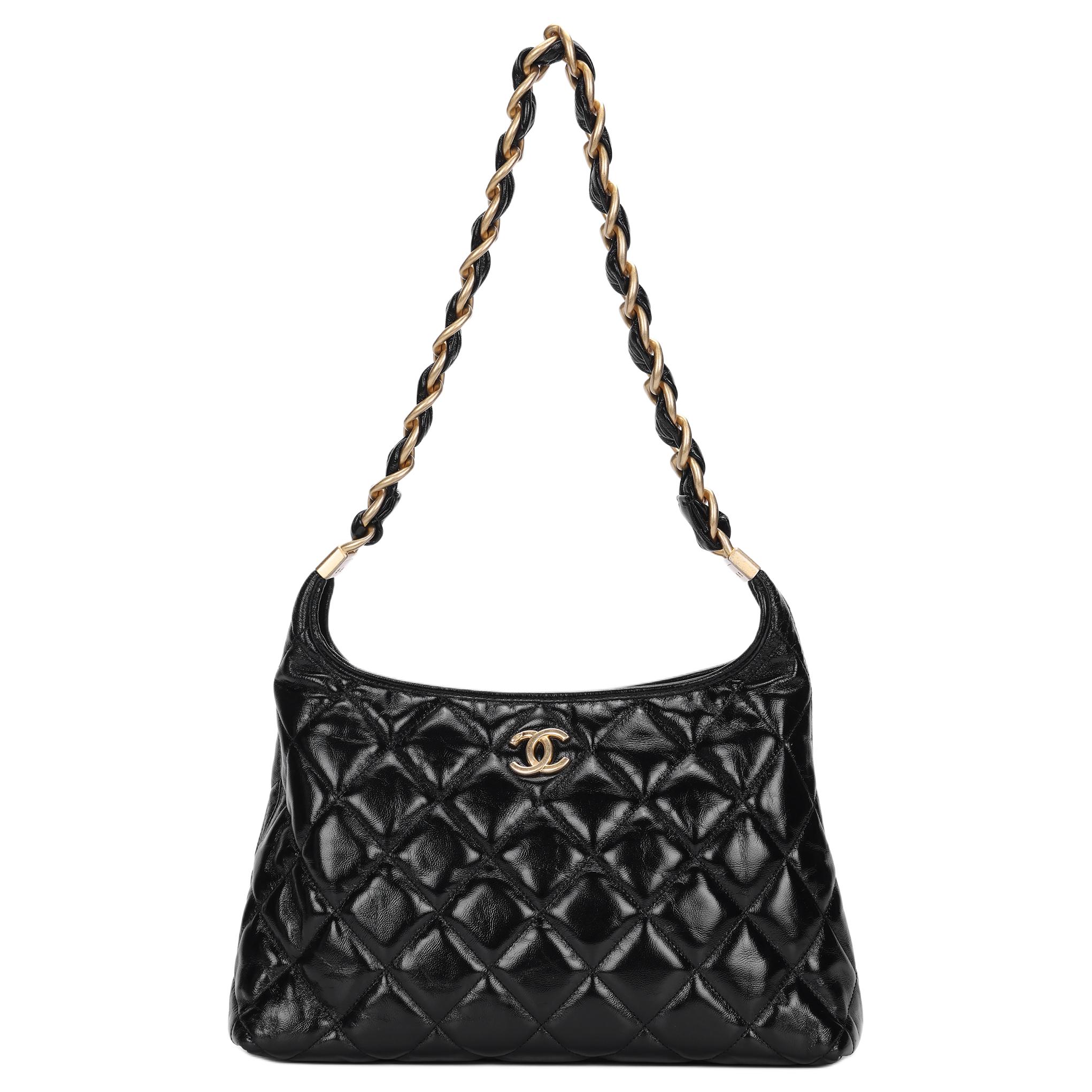 

CHANEL Полированная кожаная сумка хобо хиппи