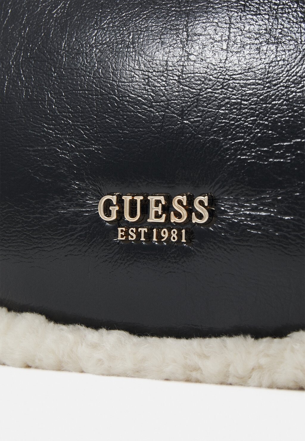 

Сумочка DAVIKA HOBO Guess, черный