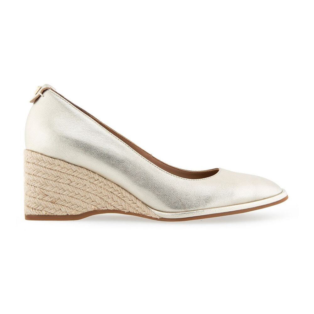 Женские кожаные туфли Aerosoles Aurora, цвет Soft Gold Leather — фото 2