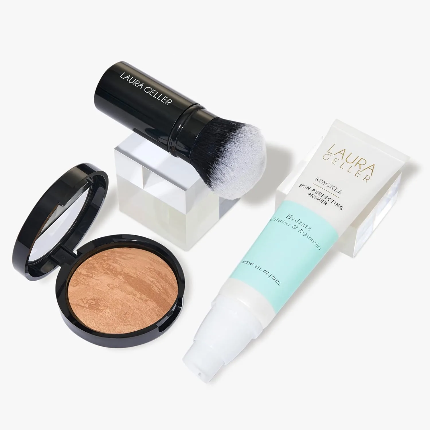 Набор для макияжа лица LAURA GELLER NEW YORK Face the day Kit (3 PC) - тональная основа Balance-n-Brighten, Golden Medium + праймер для выравнивания кожи Spackle Skin Perfecting Primer, Hydrate + круглая кисть для макияжа Airbrush Round, Golden...