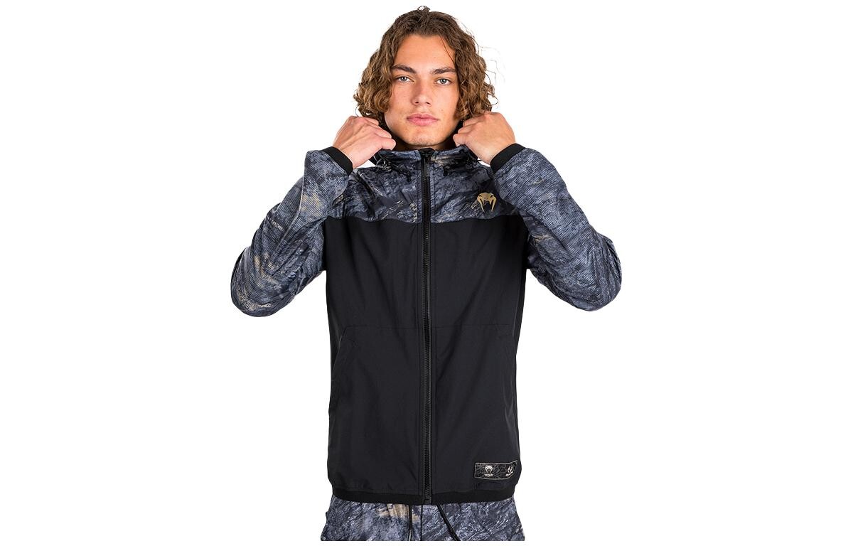 

Куртка мужская Venum, цвет Black/desert camouflage
