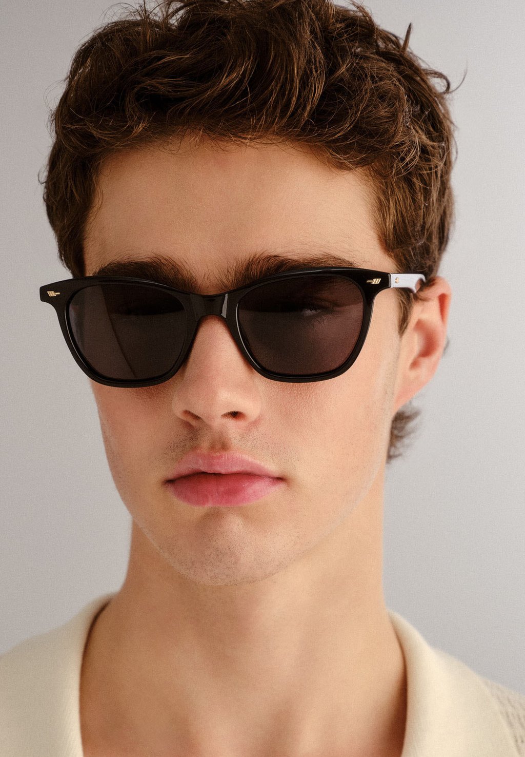 

Солнцезащитные очки NONSENSICAL Le Specs, черный