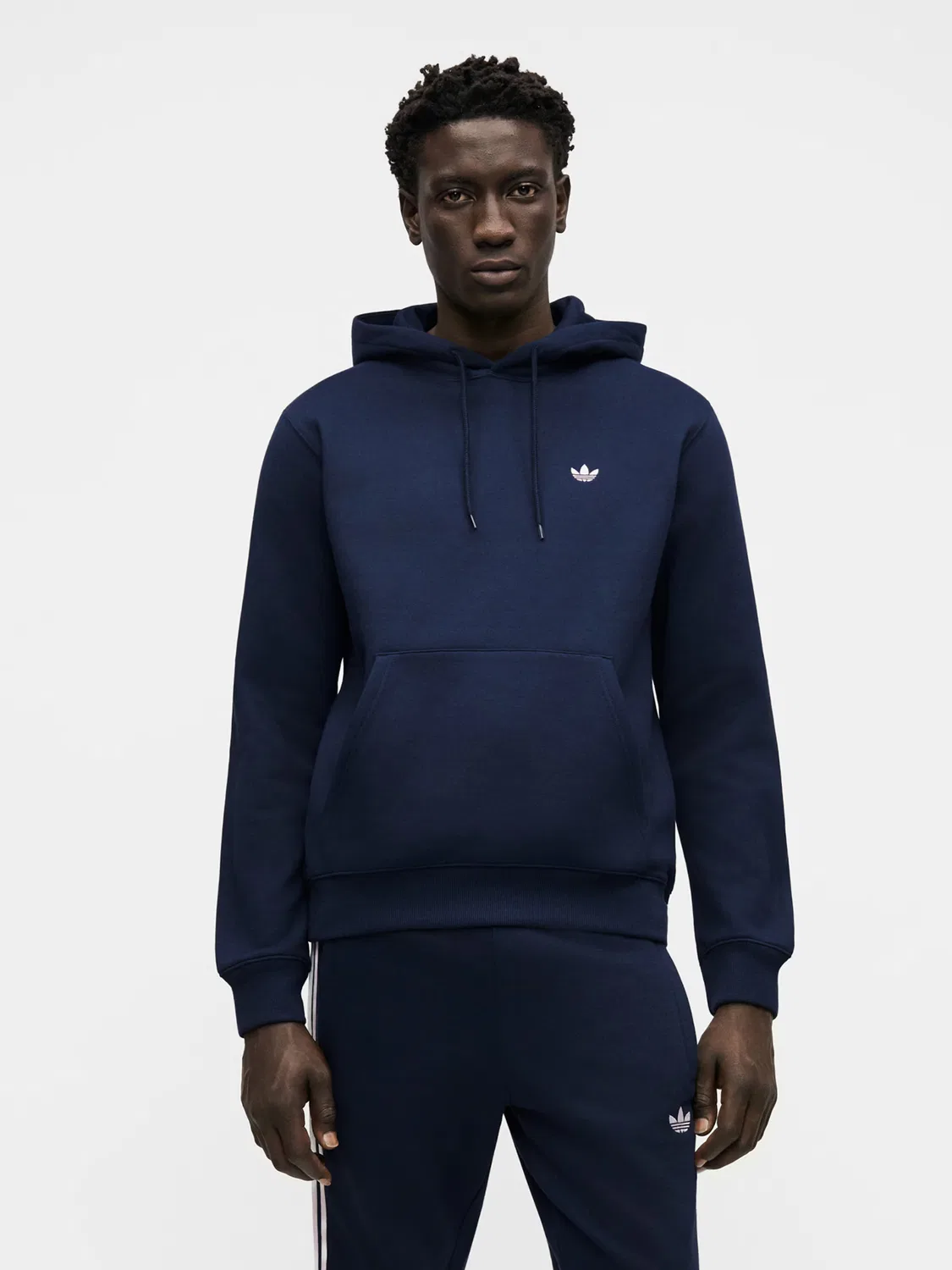 Толстовка Adidas Originals Trefoil Essentials темно-синего цвета — фото 2