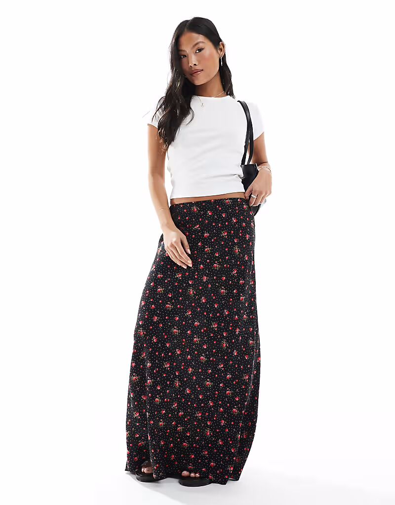 

Юбка макси Miss Selfridge Petite из пряжи с черным принтом в виде сердечек