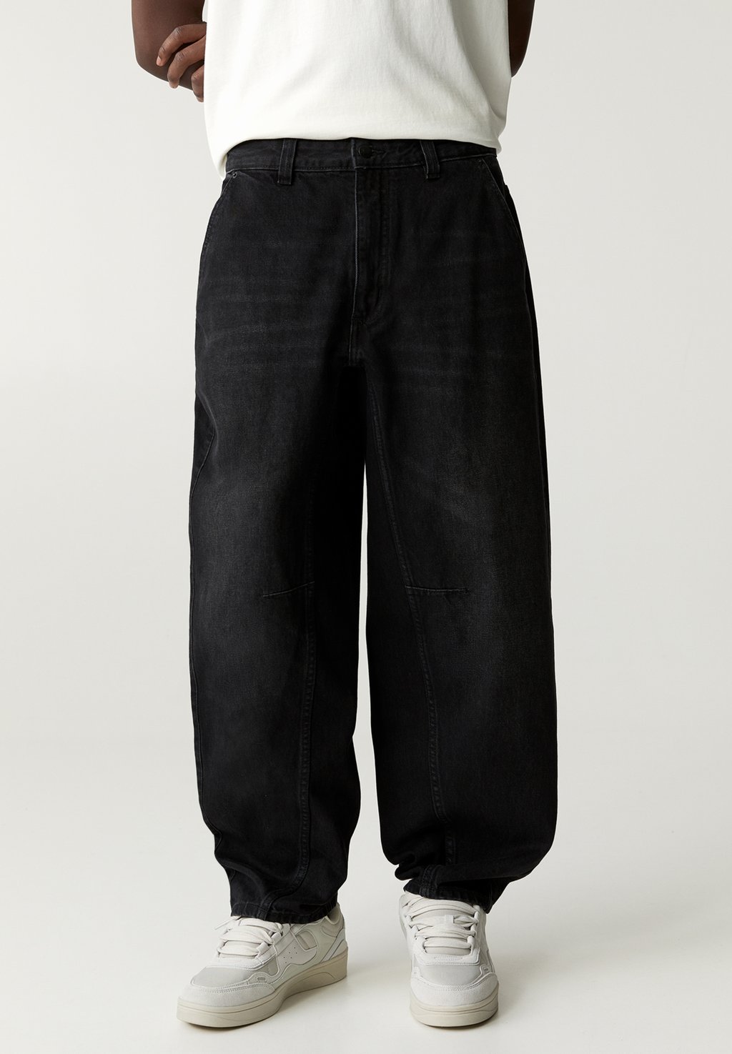 

Джинсы свободного кроя BALLOON PULL&BEAR, черный