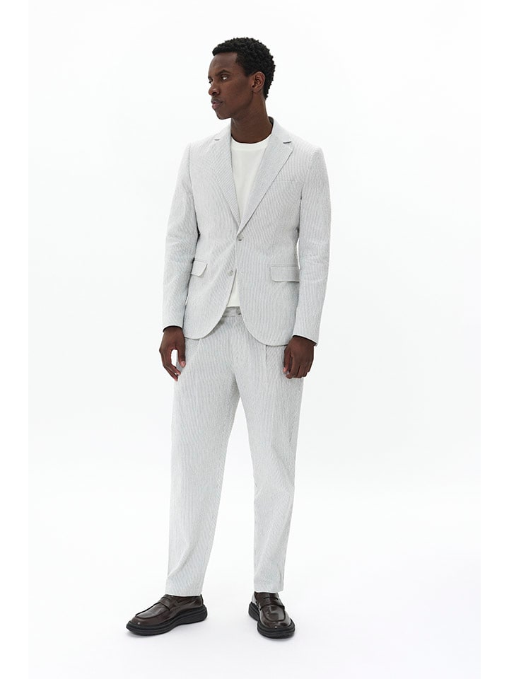 

Matinique Светло-серый блейзер