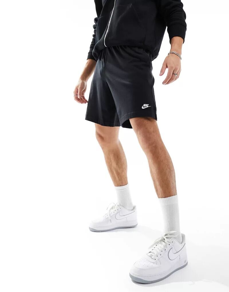 

Черные шорты Nike Club