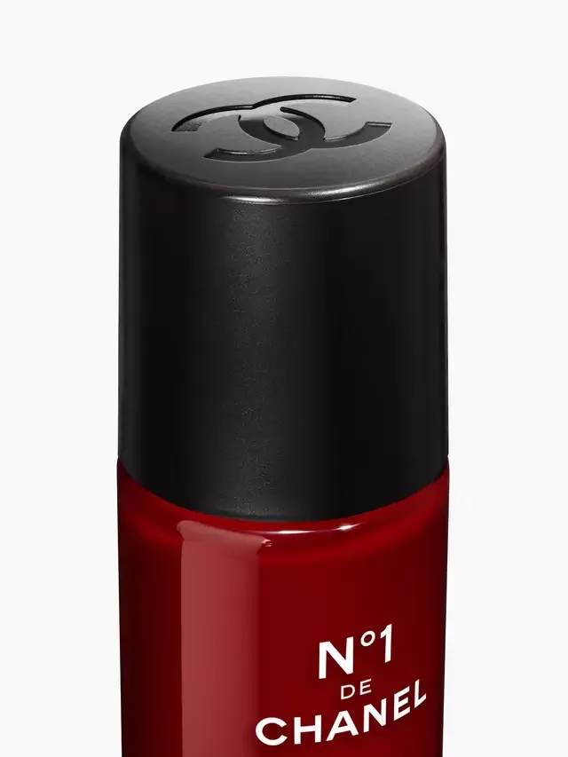 Сыворотка Chanel — Для глаз N°1 Revitalising Eye Serum разглаживает, оживляет и придает глазам свежий, 15 мл — фото 2
