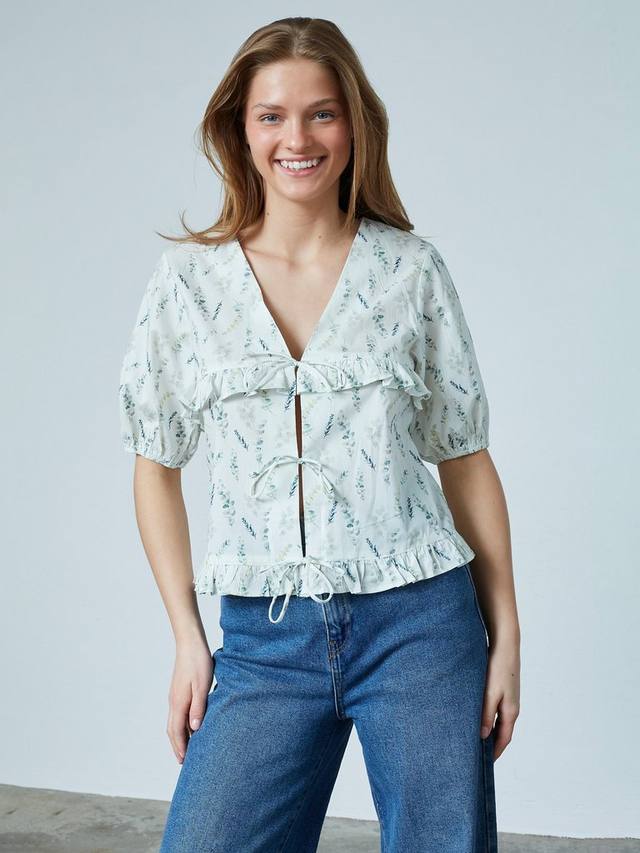 

Inusa блузка с цветочным принтом и завязкой спереди Sisters Point