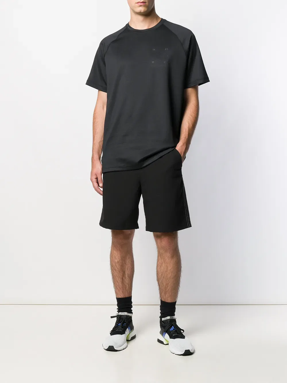 Футболка с рукавами реглан из коллекции Tech Pack Nike, черный — фото 2