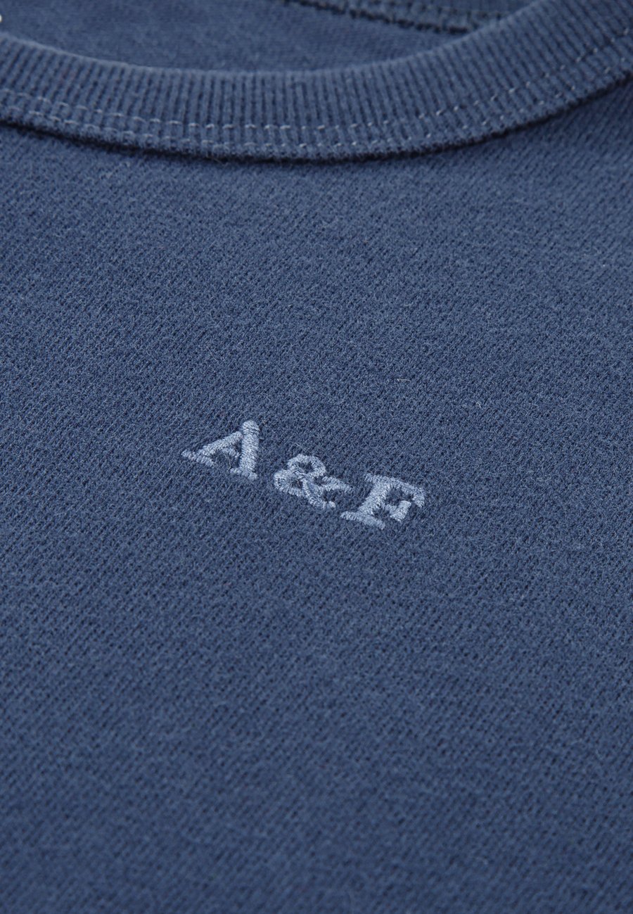Футболка Abercrombie & Fitch 3 PACK, Mood/Light Pink/Dark Red/Dark Blue — фото 3