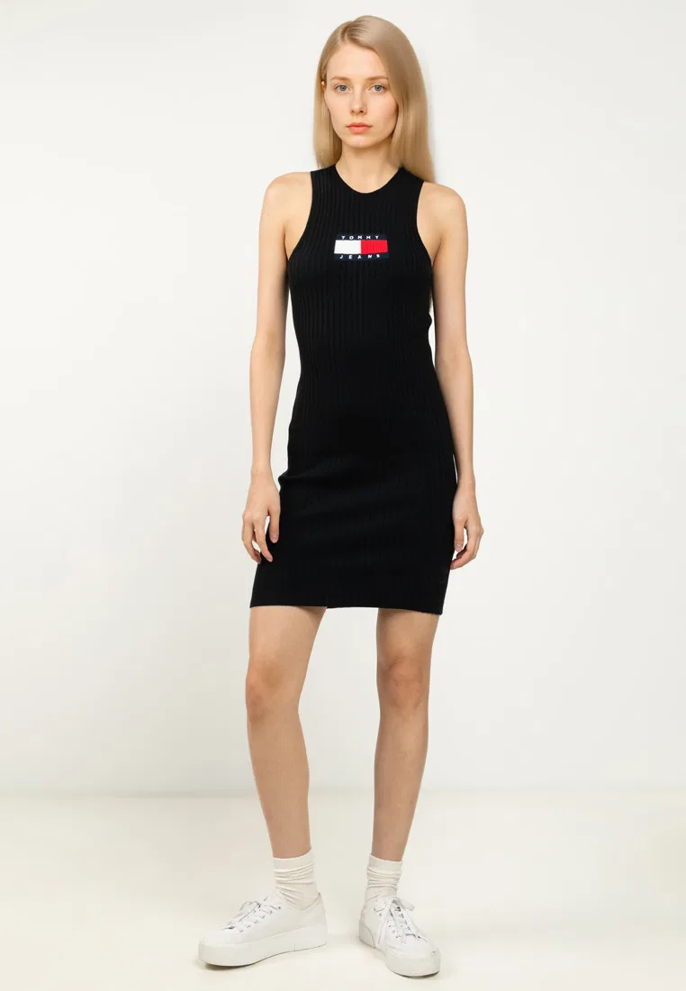 Платье-свитер мини, флаг, Tommy Jeans Tommy Hilfiger, черный — фото 4