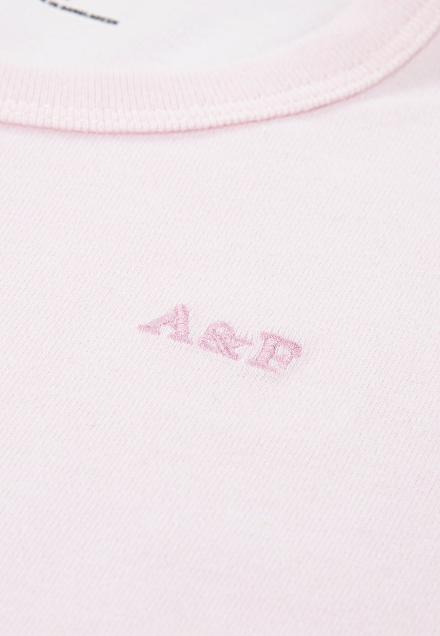 Футболка Abercrombie & Fitch 3 PACK, Mood/Light Pink/Dark Red/Dark Blue — фото 4