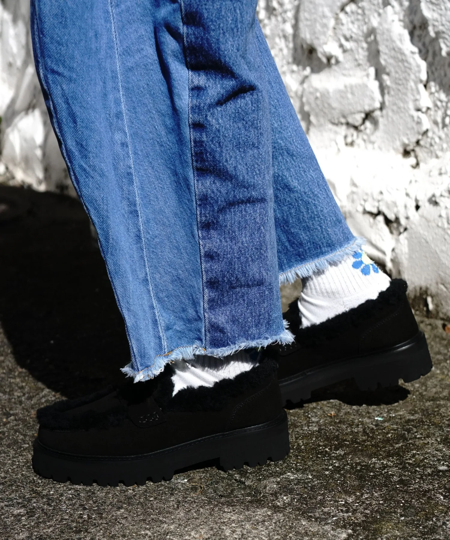 Унисекс лоферы из мутона CAMINANDO MOUTON PENNY LOAFERS бежевые — фото 2