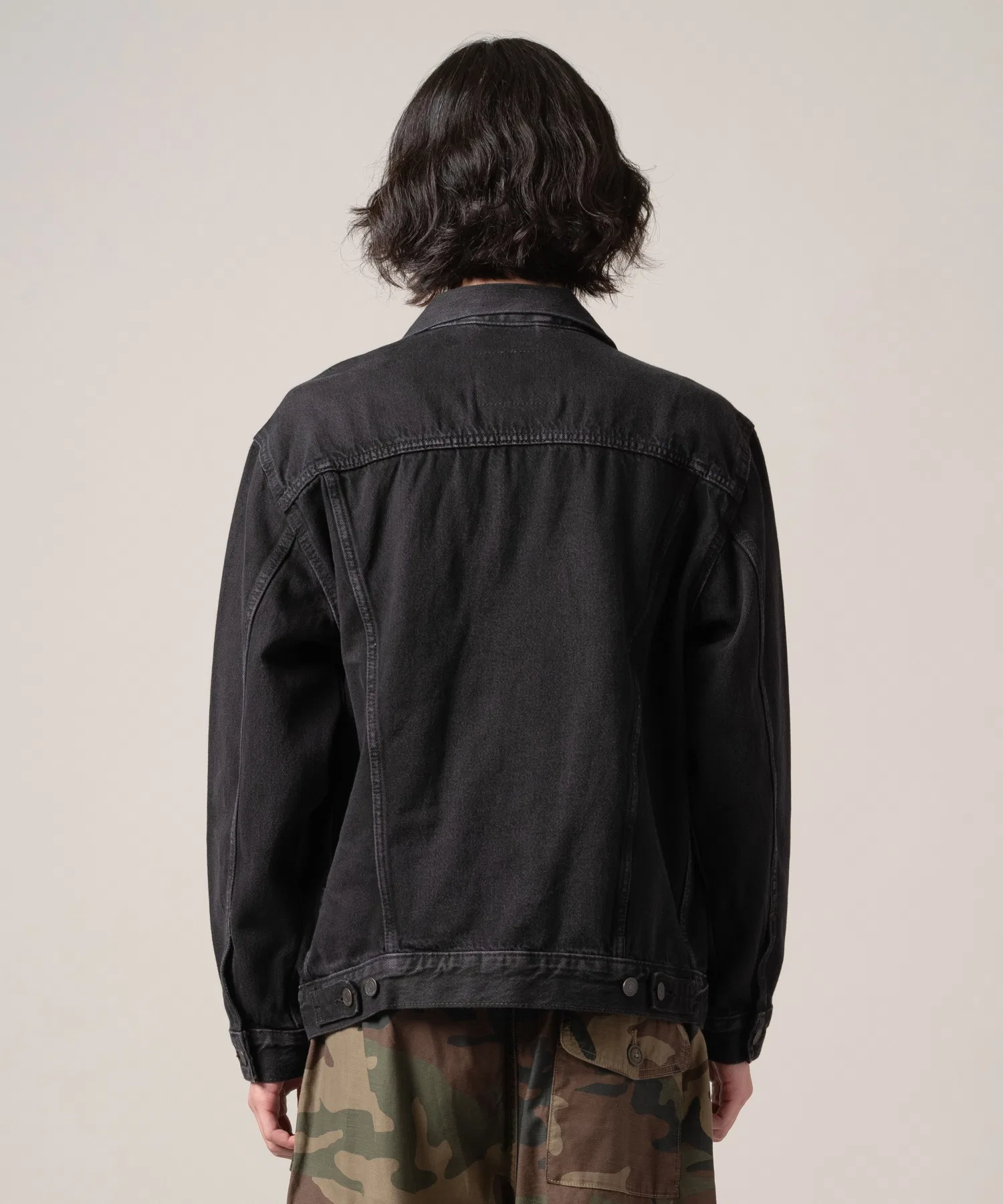 Джинсовая куртка Levi's TYPE V свободного кроя. — фото 3