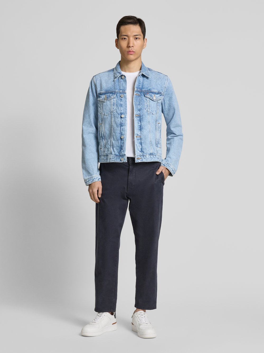 

Джинсовая куртка прямого кроя из чистого хлопка Tommy Hilfiger