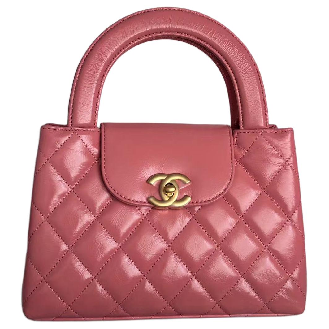 

CHANEL Блестящая кожаная мини сумка женская розовая