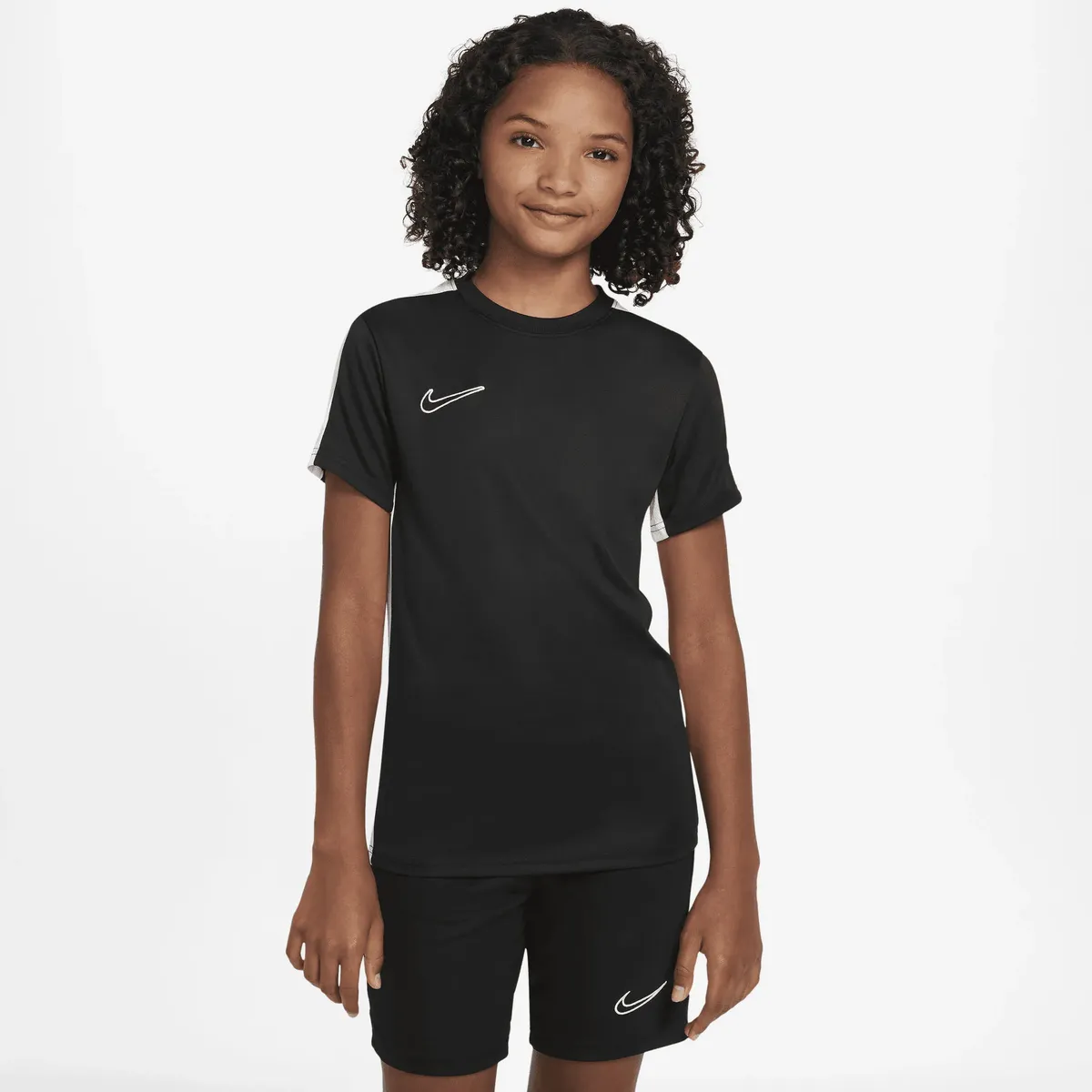 

Тренировочная футболка Nike "DRI-FIT ACADEMY KIDS' TOP", белый